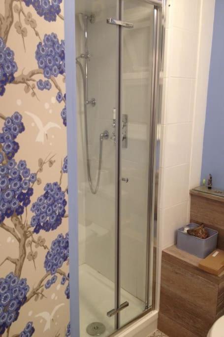 Charming English Style Studio Flat لندن المظهر الخارجي الصورة
