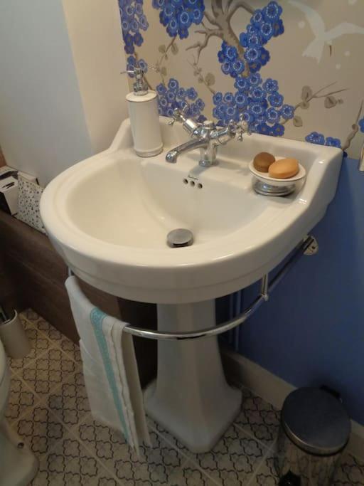 Charming English Style Studio Flat لندن المظهر الخارجي الصورة